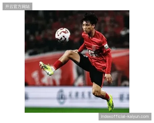 杨明洋以充沛体能串联攻防两端，成为成都蓉城由守转攻的关键节拍器